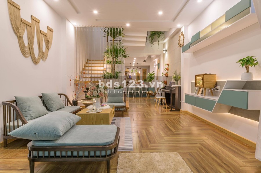 Bán nhà phố Thái Hà dt 50m2, mt 7m, lô góc 2 mặt tiền, 50m ra ô tô, kinh doanh