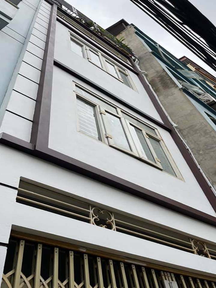 Bán Nhà Trung Kính 4 tầng 5 ngủ Ô TÔ đỗ cửa tại giá 4,2 tỷ