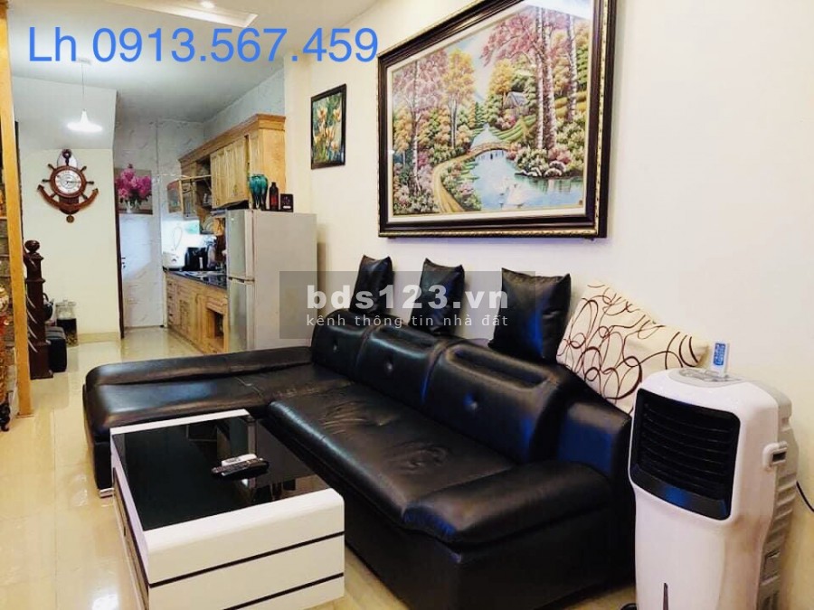 Ô tô tải đỗ cửa nhà 5 tầng đẹp phân lô giá 3.2 tỷ, đường Ngọc Thuỵ, Quận Long Biên