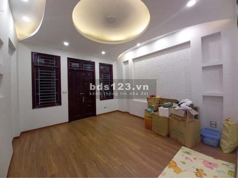 Ngõ 20 Nghĩa Đô, oto tránh, tiện kinh doanh, DT 76m2 5 tầng mt 4.4m, giá 19 tỷ