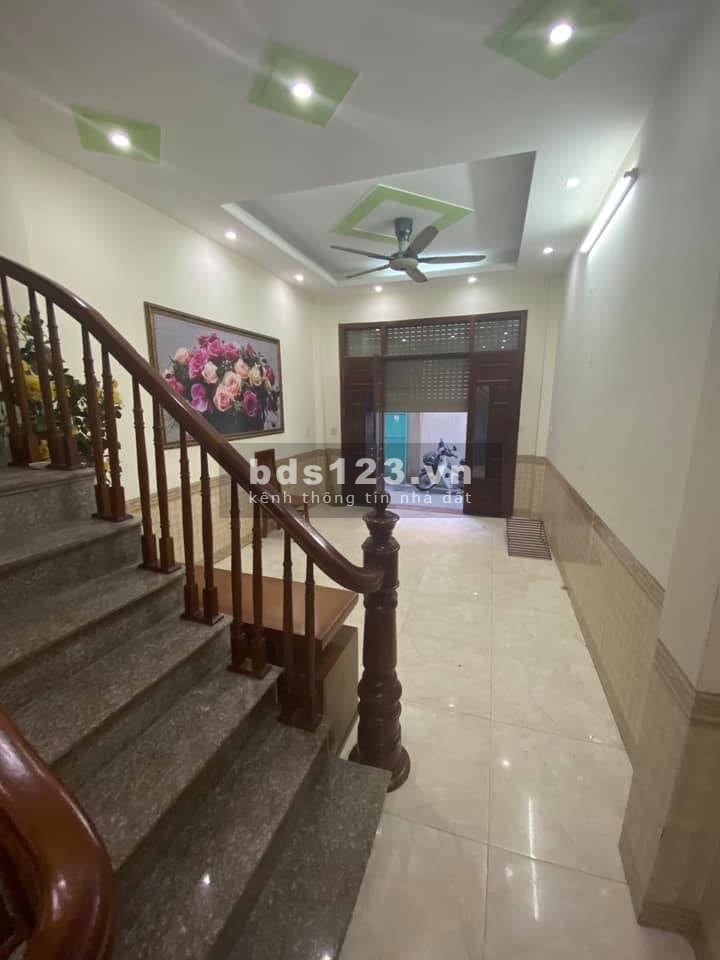 Bán nhà phân lô Đa Sỹ ô tô đỗ cửa 4 tầng 37m2 mặt tiền 3,4m giá 3,4 tỷ