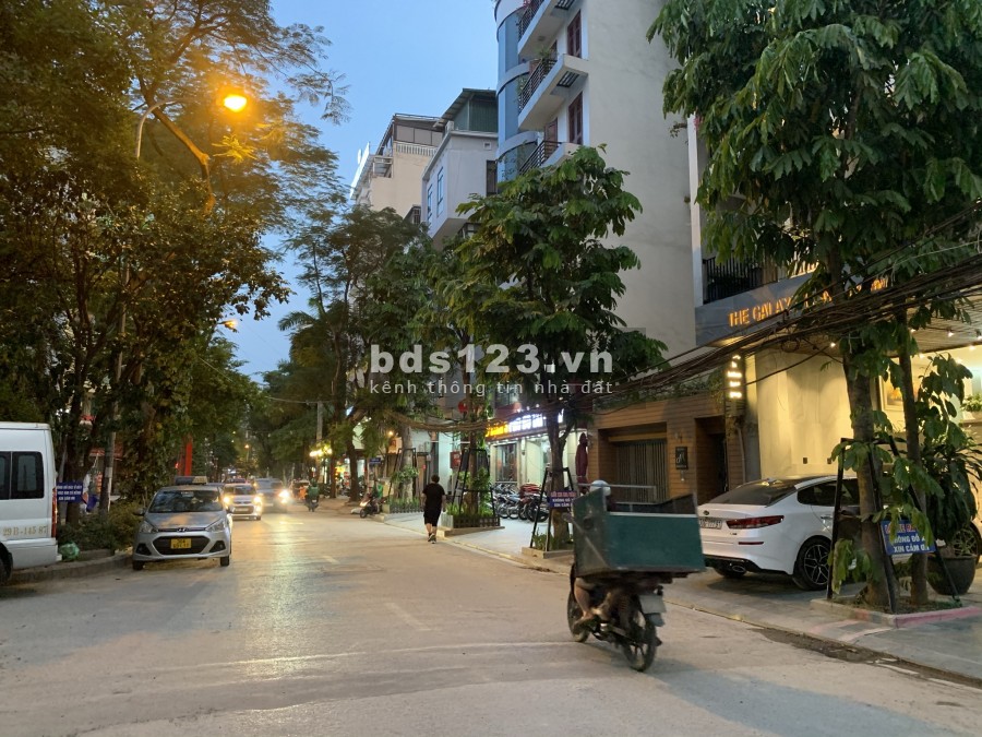 Bán nhà, ô tô, kinh doanh, Trần Thái Tông, 63m2, 4 tầng, giá ngoài 4 tỷ