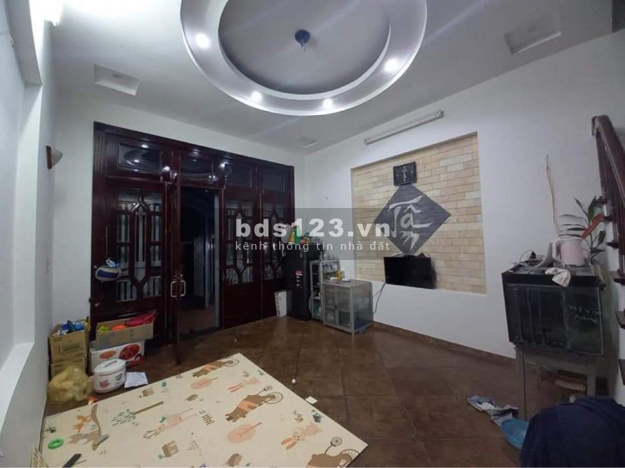 Ngõ 20 Nghĩa Đô, đường to oto tránh, tiện kinh doanh, DT 76m2 5 tầng mt 4.4m, giá 19 tỷ