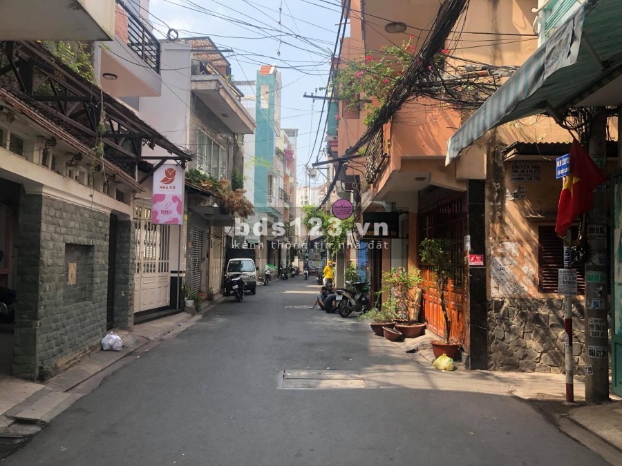Nhà cần bán Trần Phú Hà đông. Ví trí đẹp 2 mặt đường kinh doanh cực đỉnh