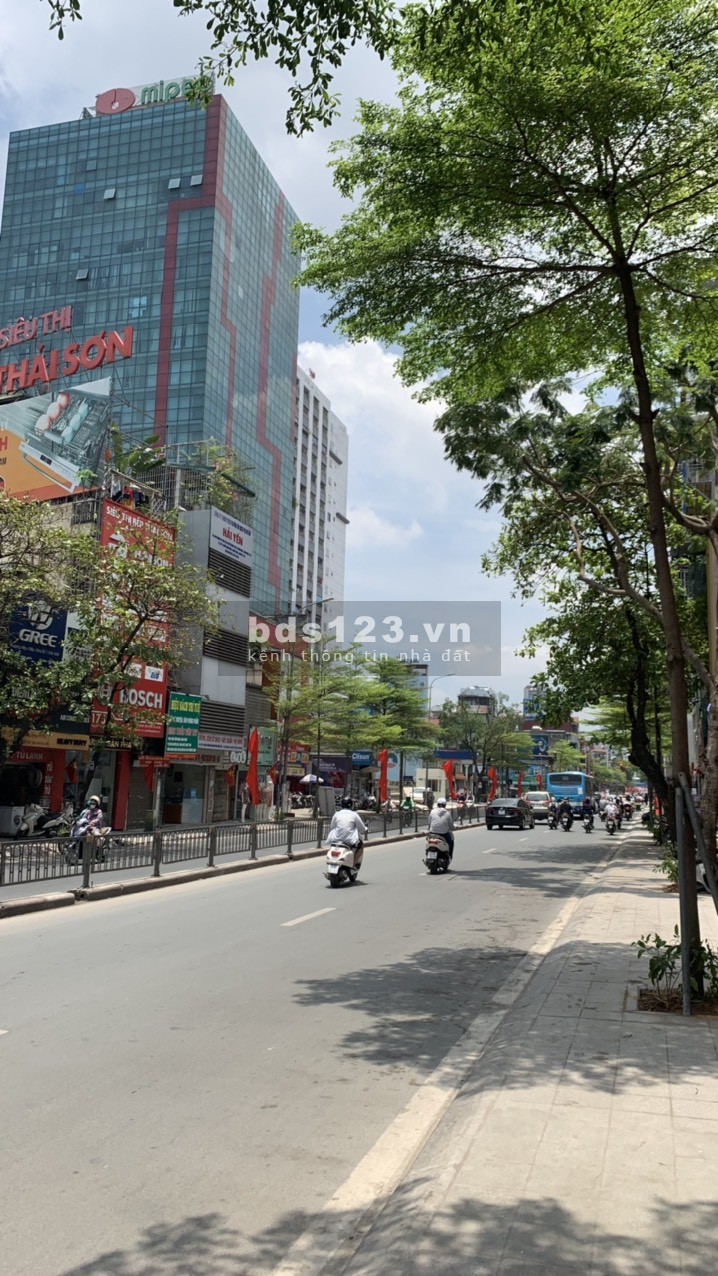 Mặt bằng phố Nguyễn Lương Bằng, Đống Đa thuê tầng 2 hoặc tầng 3, diện tích 110m2. Giá 14 triệu/tháng