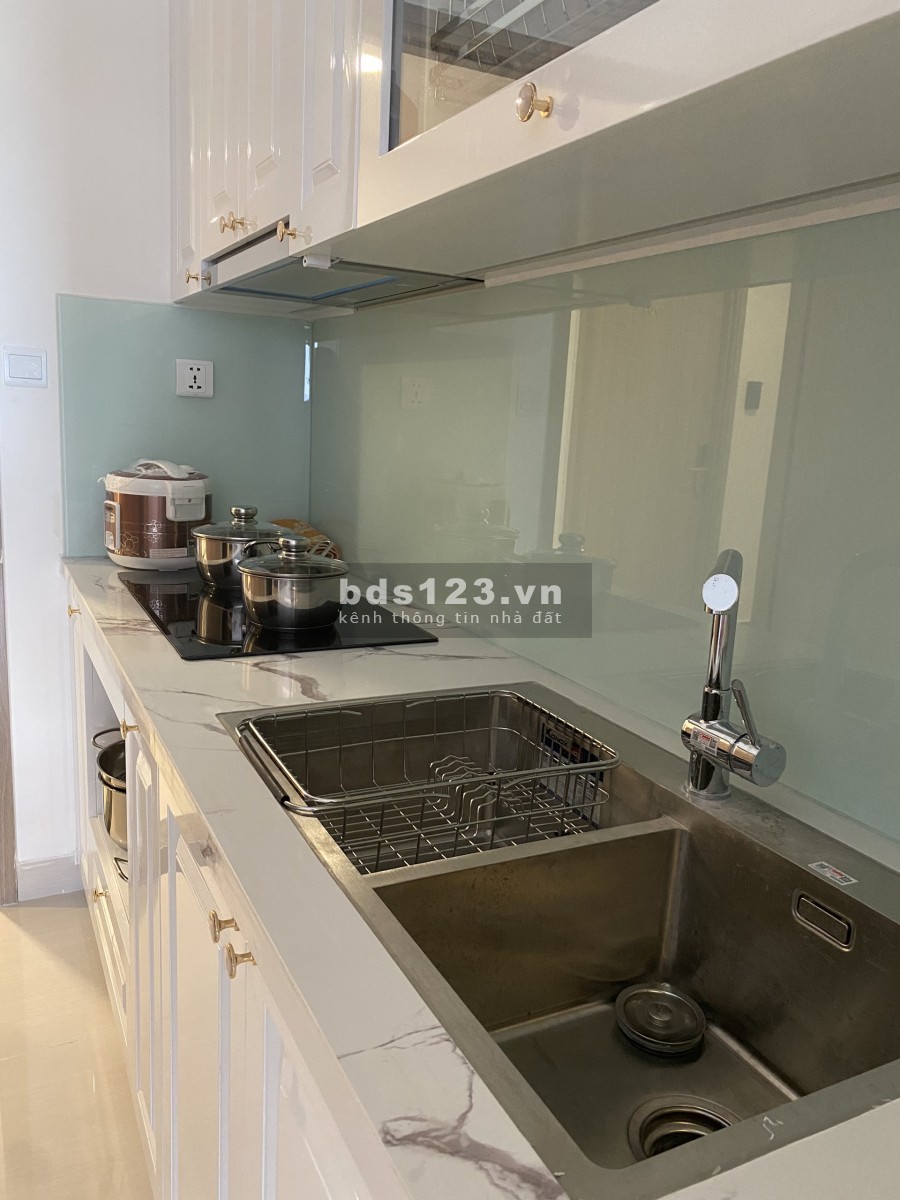 Cho thuê căn Studio có vách ngăn phòng ngủ riêng biệt, full nội thất cao cấp giá rẻ tại Vinhomes Smart City