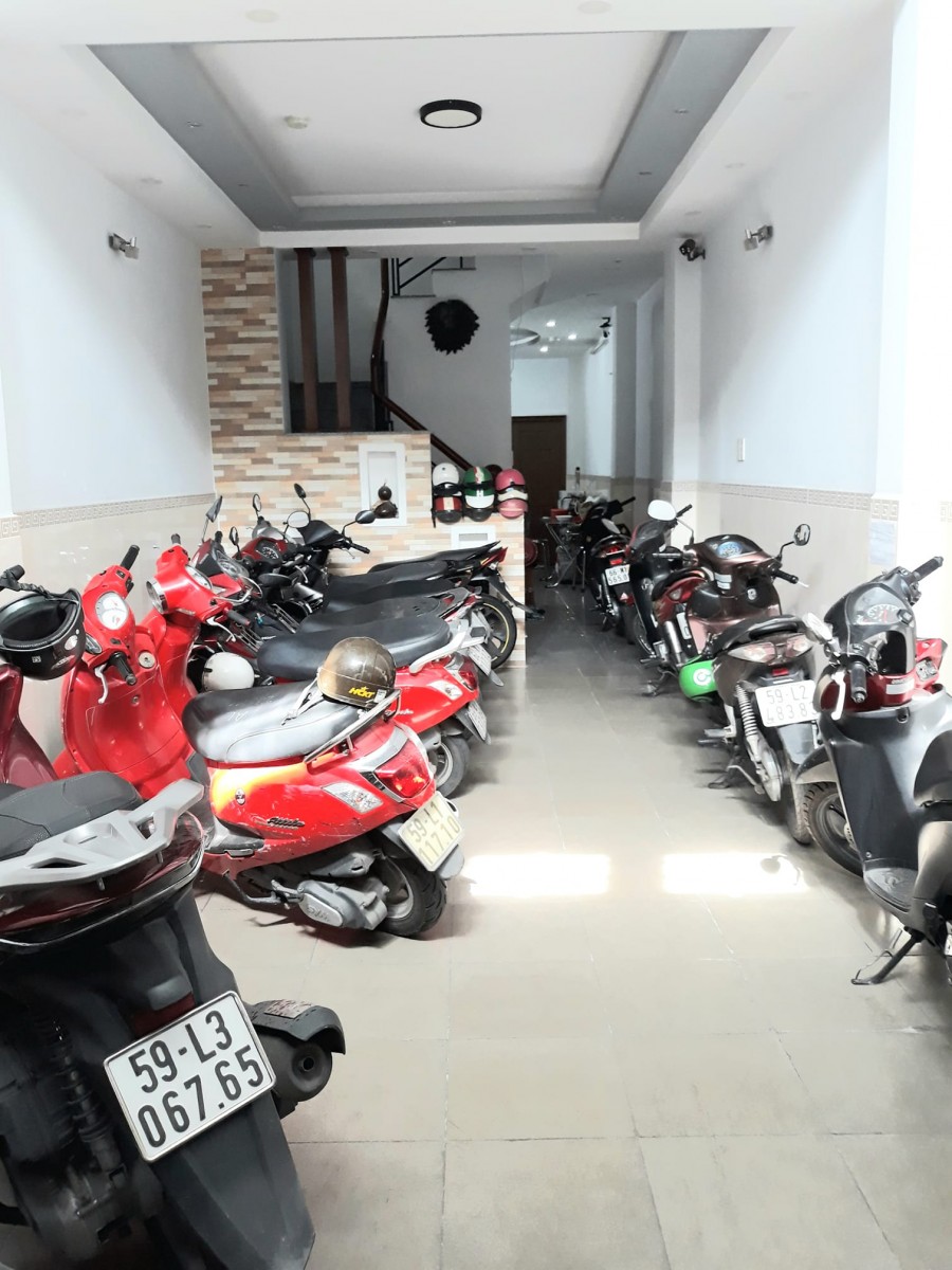 Bán nhà Đoàn Văn Bơ, đang cho thuê 50 triệu tháng, 5 tầng 13phòng 82.2m2 9 tỷ quận 4