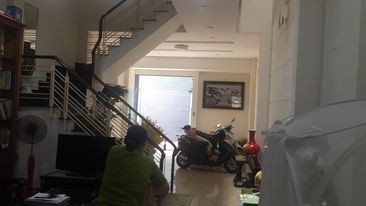 Nhà đường Tô Hiến Thành cần bán gấp, DT 101m2, 4 tầng, Ngang 5.3m, HXH
