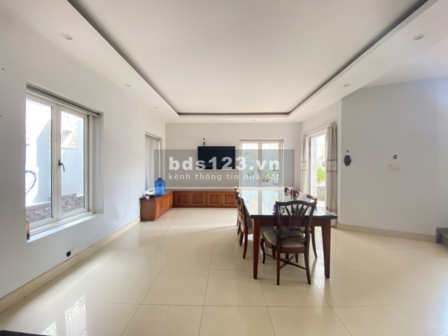 Cho thuê villa mặt tiền Thảo Điền, dtsd: 590m2 trệt 3 lầu 5P FULL nội thất