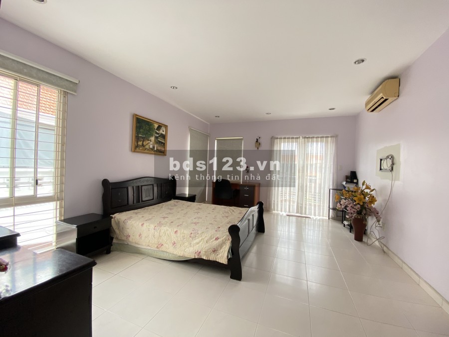 Cho thuê villa mặt tiền Thảo Điền, dtsd: 590m2 trệt 3 lầu 5P FULL nội thất