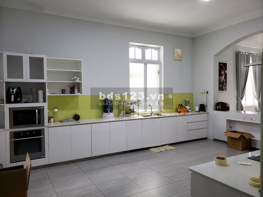 Cho thuê Villa 585m2 saan vườn, hồ bơi, 5 phòng ngủ đủ nội thất, Bình An, Quận 2