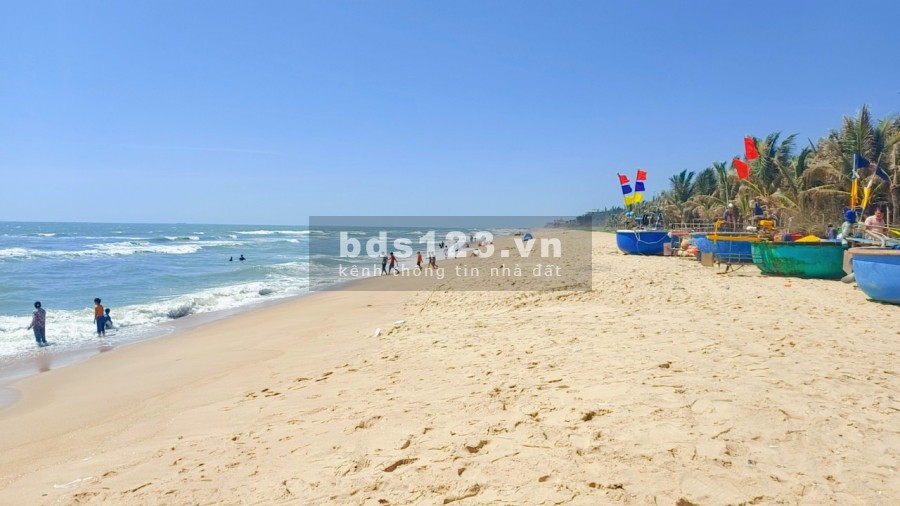 Đất nền ven biển đường xe hơi vào tận nơi, tiện làm nhà nghỉ dưỡng