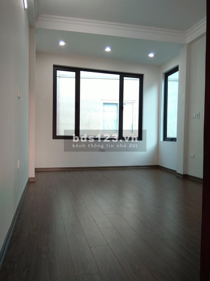 Cần bán nhà Thuỵ Khuê, lô góc 5 tầng, dt 42m2, nhà đẹp ở luôn, gàn Hồ Tây, ngõ nông rộng