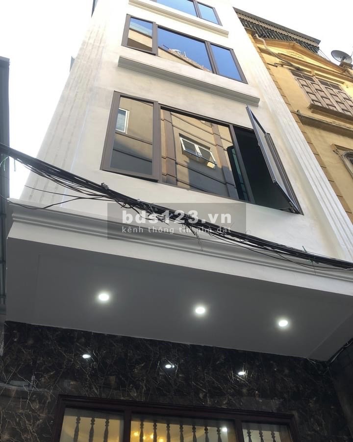 Cần bán nhà Thuỵ Khuê, lô góc 5 tầng, dt 42m2, nhà đẹp ở luôn, gàn Hồ Tây, ngõ nông rộng