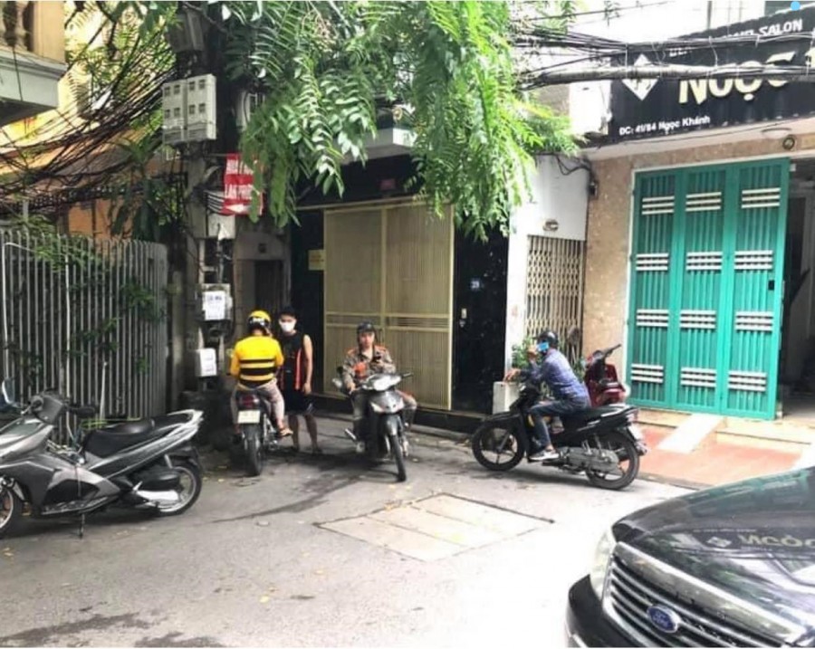 Bán nhà Ngọc Khánh, Ba Đình, Lô góc 3 thoáng, gần phố, 68m2, 4 tầng, mt 7.5M, 5.2 tỷ