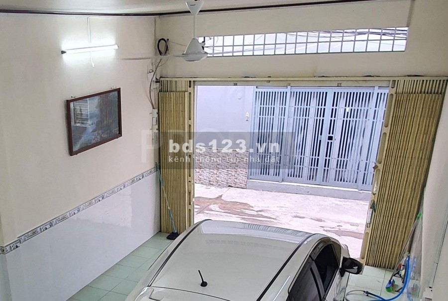 Nhà 4x15m, Xe hơi trong nhà, Võ Thành trang, p11, nở hậu vuông…