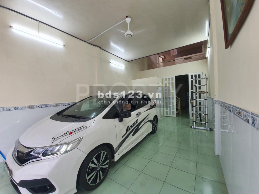 Nhà 4x15m, Xe hơi trong nhà, Võ Thành trang, p11, nở hậu vuông…