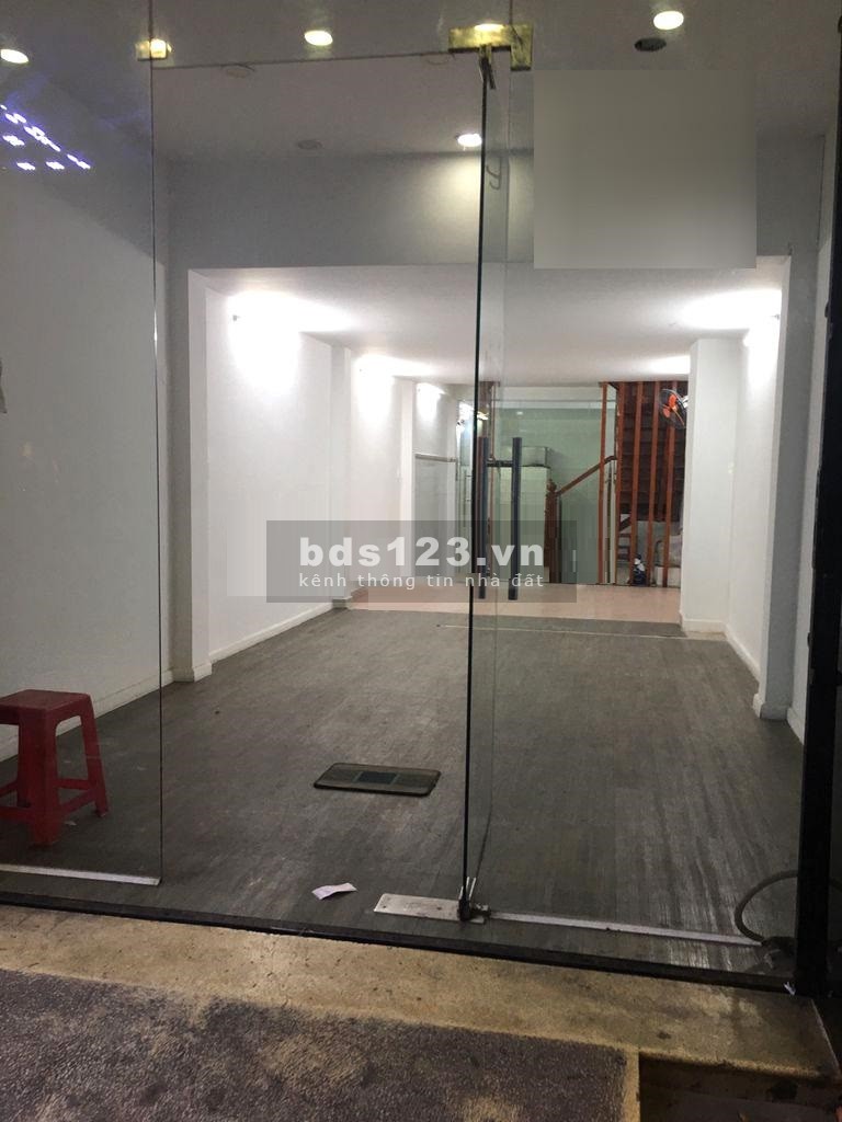 Nhà mặt tiền kinh doanh tự do kế Sư Vạn Hạnh MAll Q10. Dt 4x18m, 8PN, 8WC