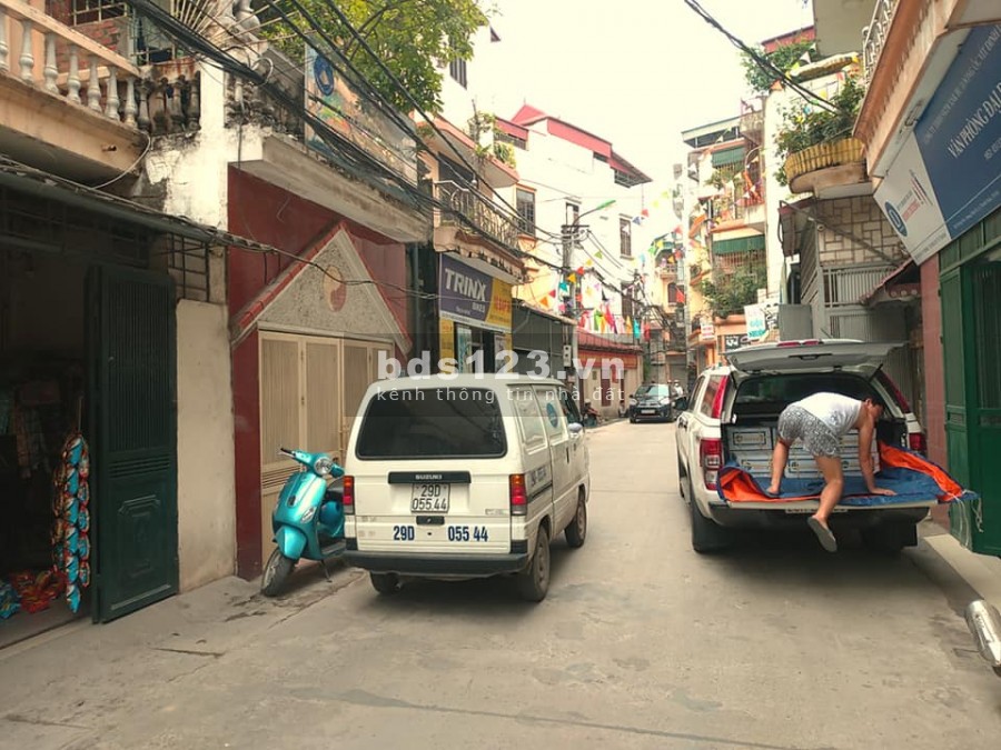 Cần bán nhà phố Vương Thừa Vũ, Thanh Xuân 52m2, 3 tầng, mặt tiền 4.6 m, giá 6.5 tỷ.