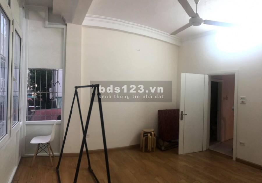 Nhà Đội Cấn 5tầng giá 3.5 tỷ đẹp, hiếm, sổ vuông phúc hậu