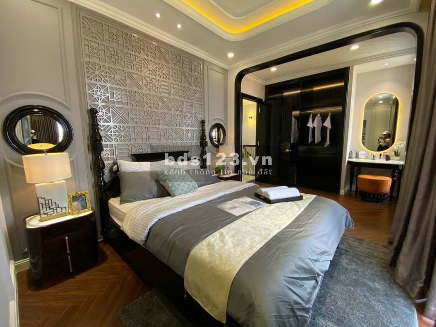 Nhà đẹp 5 Tầng phũ gỗ, Thiết kế đẹp ngang 8m tiện cho thuê văn phòng, Hẻm VIP 12m