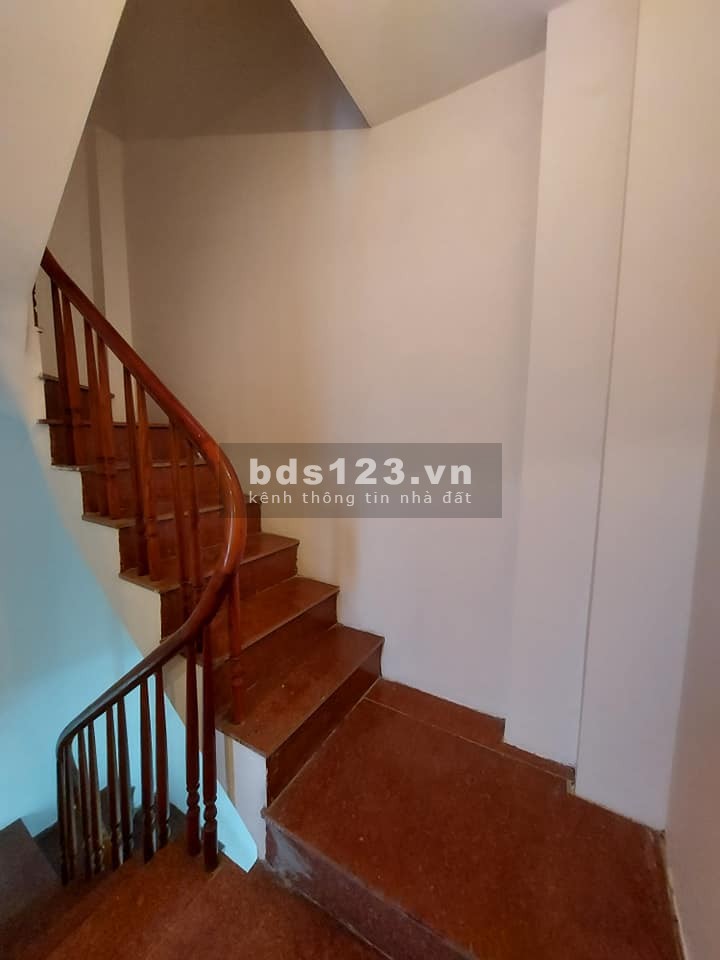Bán nhà phố Đại La, Hai Bà Trưng. Nhà rẻ siêu hot . 31m x 5 tầng. 2.1 tỷ