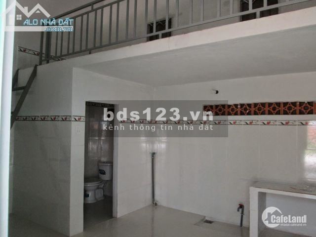 Bán căn nhà 1 trêt 1 lầu+ 6 phòng trọ,vừa ở vừa cho thuê, TN 12tr/tháng ,SHR, gần cầu xáng