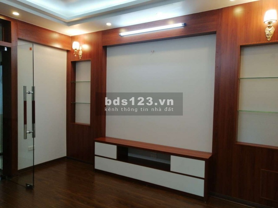 Nhà đẹp mới xây Nguyễn Khánh Toàn Quan Hoa Cầu Giấy, dt 40m2, 5 tầng đẹp lung linh