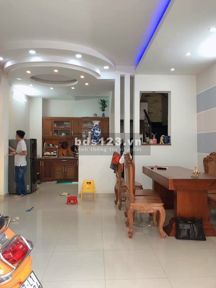 Do tình hình dịchn bệnh, làm ăn thua lỗ nên mình cần ra đi căn nhà diện tích 67m2 nhà 1 trệt, 4 tầng