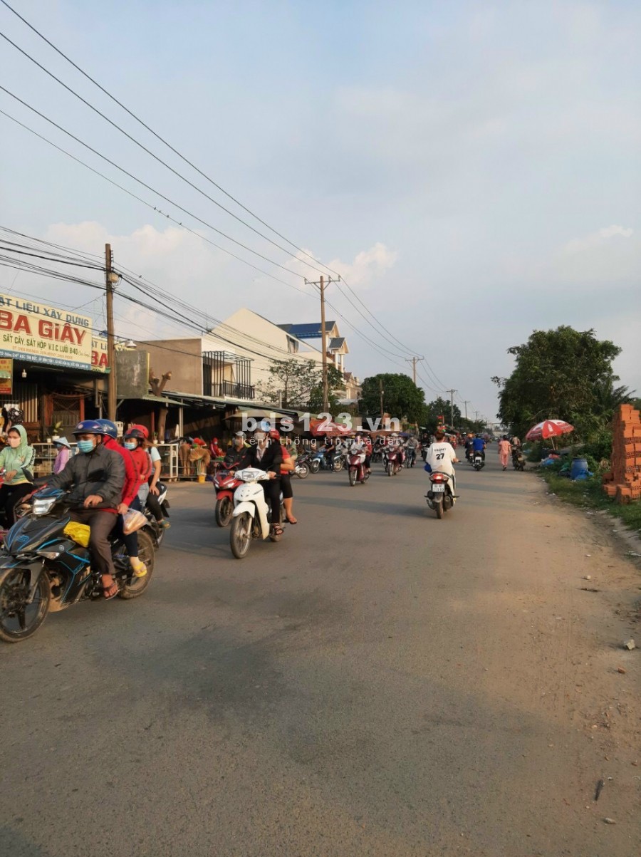 Sang tên ngay lô đất đường Võ Văn Vân, Vĩnh Lộc B, Bình Chánh, 140m2 giá 1 tỷ 400 triệu