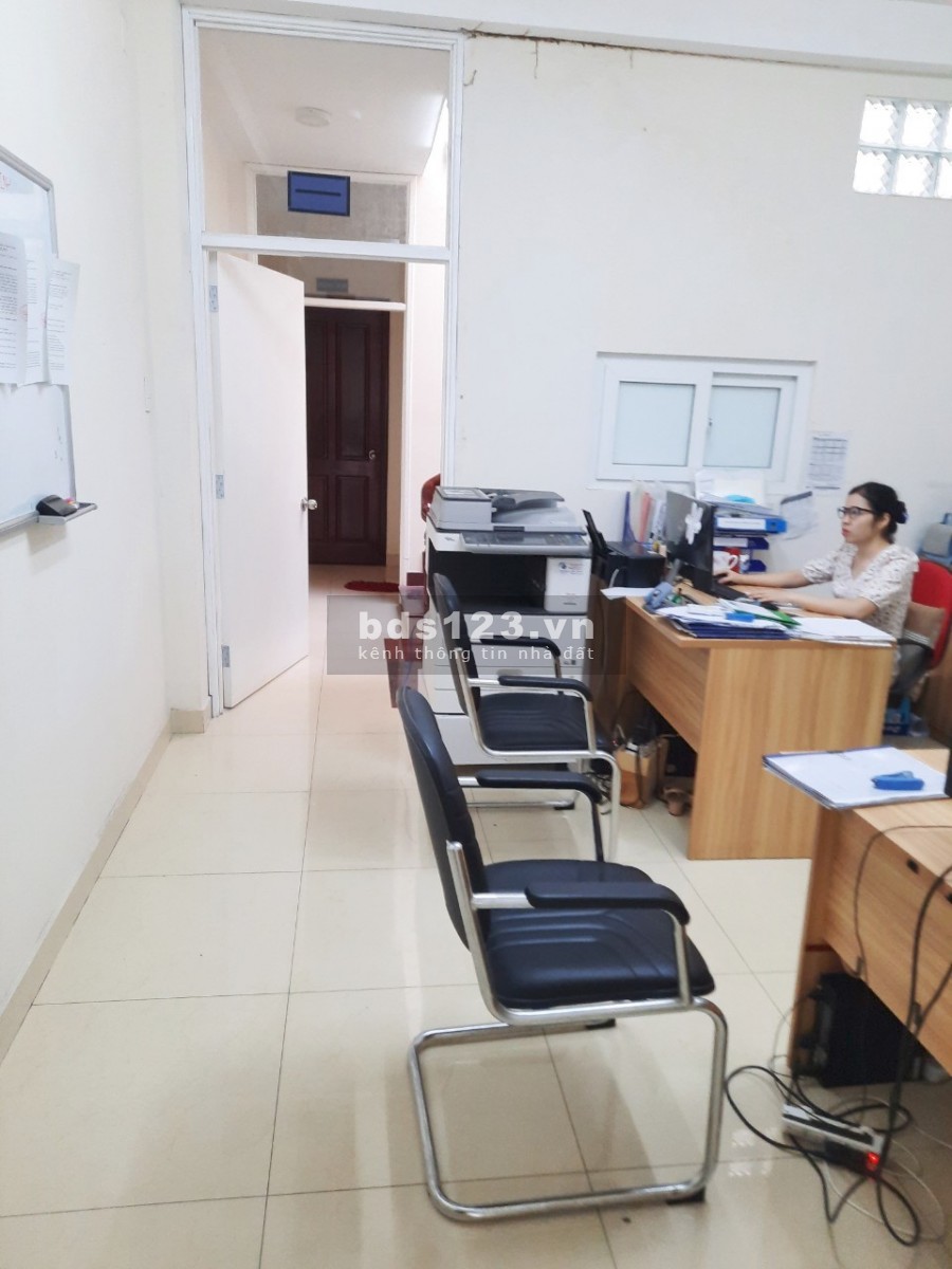 Cư Xá Chu Văn An, dt 4x20m Trệt 3 lầu, trệt trống suốt, 4P, 4wc, nhà đẹp
