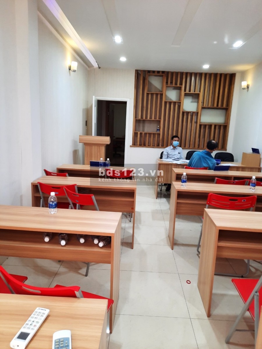 Cư Xá Chu Văn An, dt 4x20m Trệt 3 lầu, trệt trống suốt, 4P, 4wc, nhà đẹp