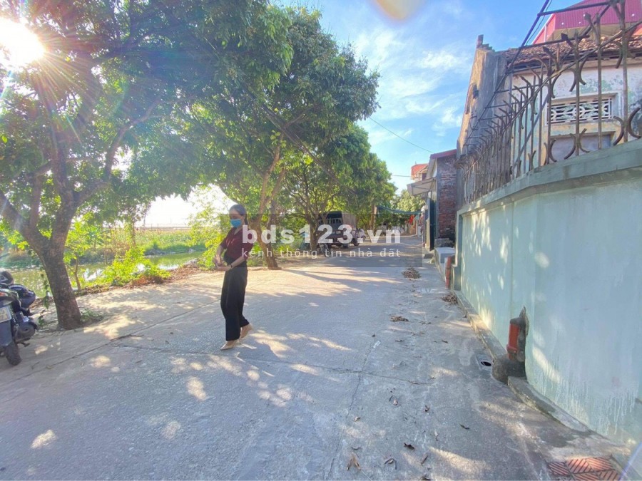Bán 63m trục chính kinh doanh tại Đặng xá Gia Lâm, đường 8m giá chỉ 2tỷ 835tr