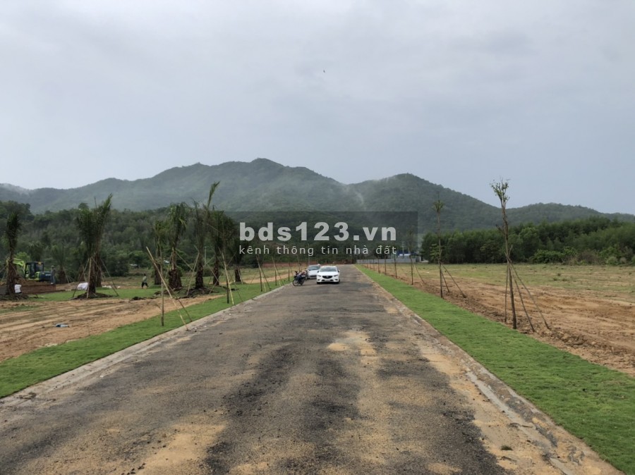 Bán đất nền biệt thự 505m2 dt 10x50. hướng tây bắc. có sổ hồng, đất tx Phú Mỹ