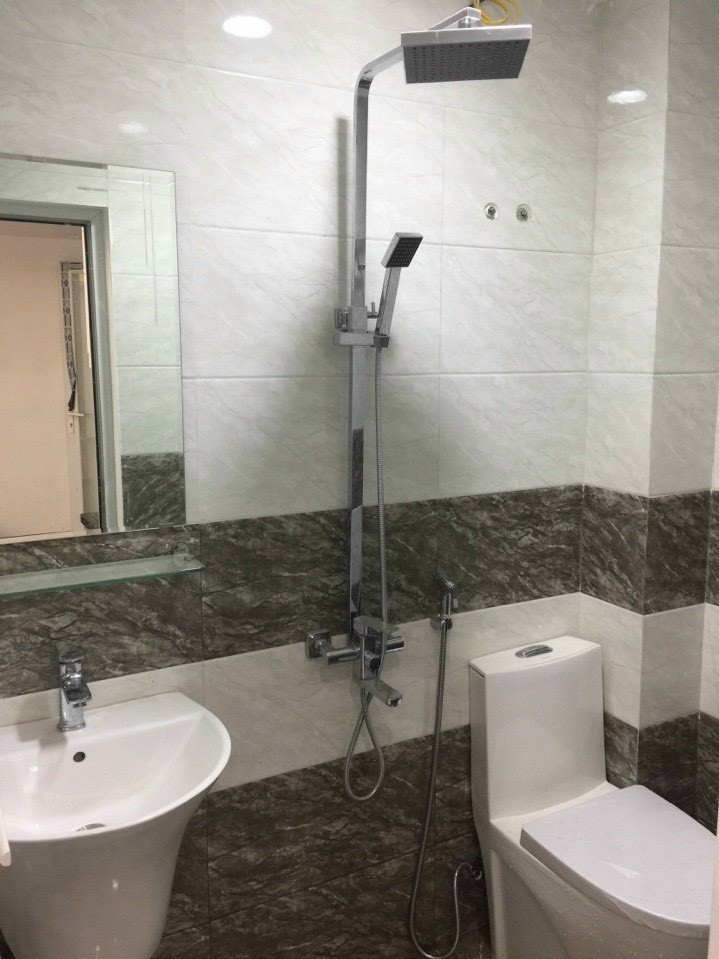 Chính chủ cần bán Căn hộ Tầng 2 ngõ 164 Nguyễn Văn Cừ Quân Long Biên Hà Nội