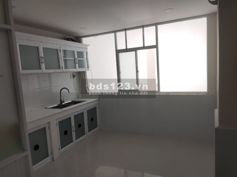 Cho thuê Nhà nguyên căn Chợ Bàn Cờ, Quận 3, 1 trệt 1 lửng