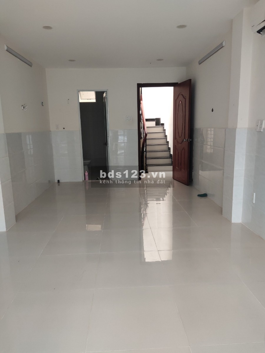 Cho thuê Nhà nguyên căn Chợ Bàn Cờ, Quận 3, 1 trệt 1 lửng