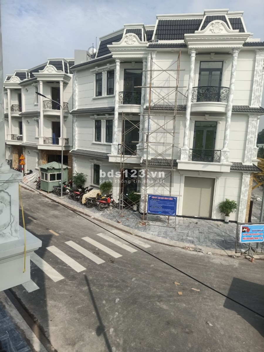 Bán nhà phố thương mại đẳng cấp bậc nhất Dĩ An, khu dân cư