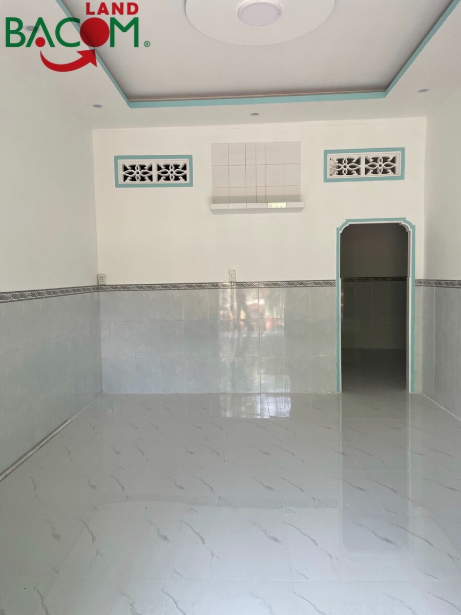 Bán nhà dt 50m2, sổ riêng, thổ cư ngay trung tâm BH chỉ 1,3 tỷ, P. Trung Dũng.