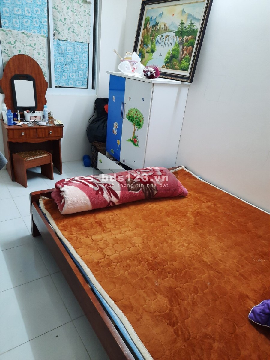 Bán gấp căn hộ chính chủ tòa CT2 Yên Nghĩa 121m2 4PN, 3WC, giá ưu đãi 1,55 tỷ. LH: 0374393926.