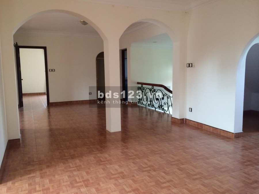 Bán căn Biệt thự rộng tới 974m2- Thảo Điền- Quận 2, đang có hợp đồng thuê 329 triệu
