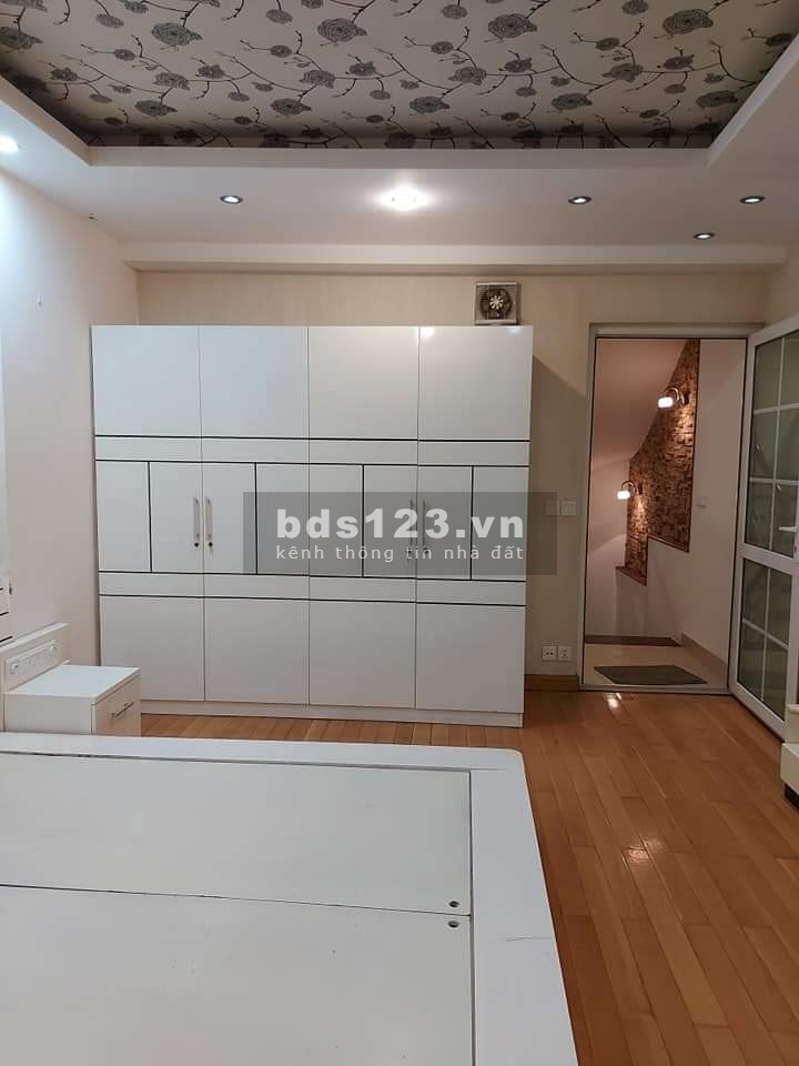 Bán nhà Nguyễn Xiển, tiện ích đầy đủ, ghía siêu rẻ, dt 25m2, giá 1.8. tỷ