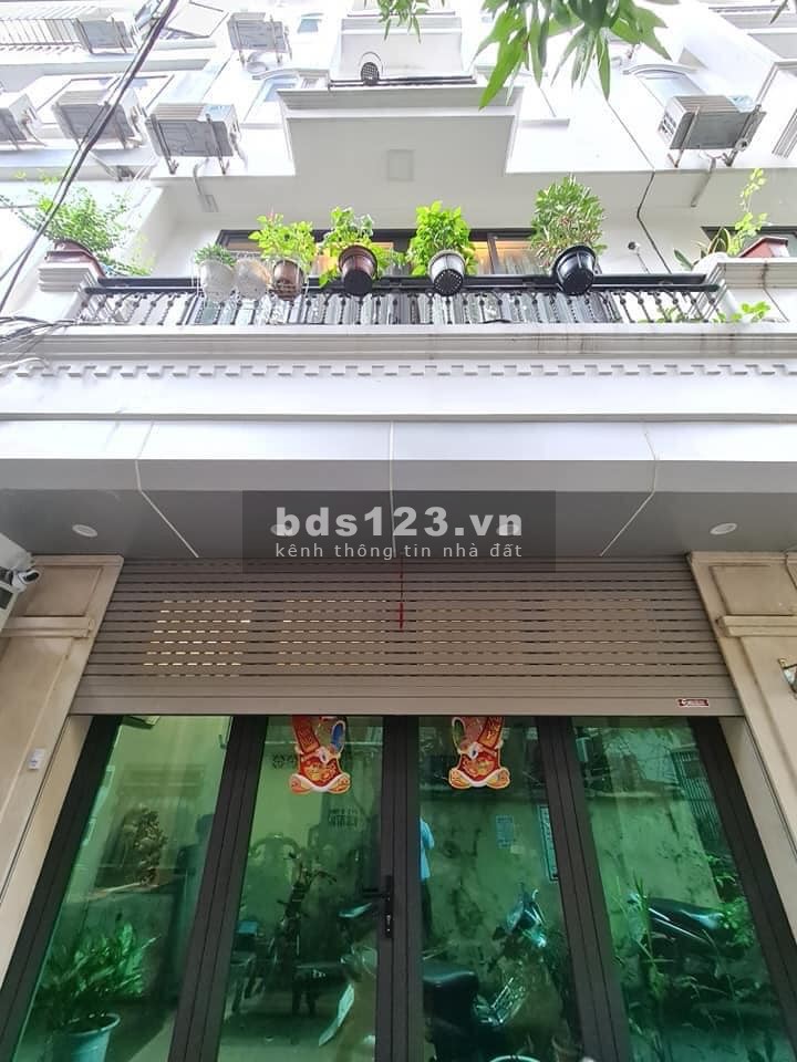 Ban nhà ngã tư Sở nhà mới 5 tầng về ở luôn, diện tích 30m2, mt 3.7m, ngõ rộng 2.5m