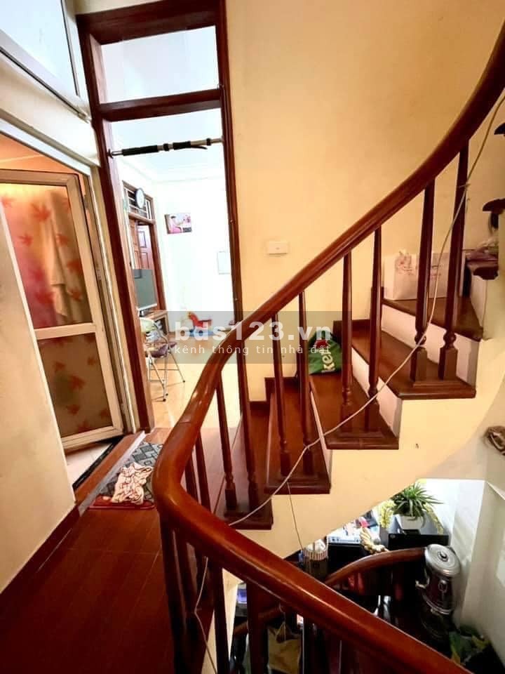Bán nhà nguyên căn 5 tầng, 3 mặt thoáng, không lỗi phong thuỷ