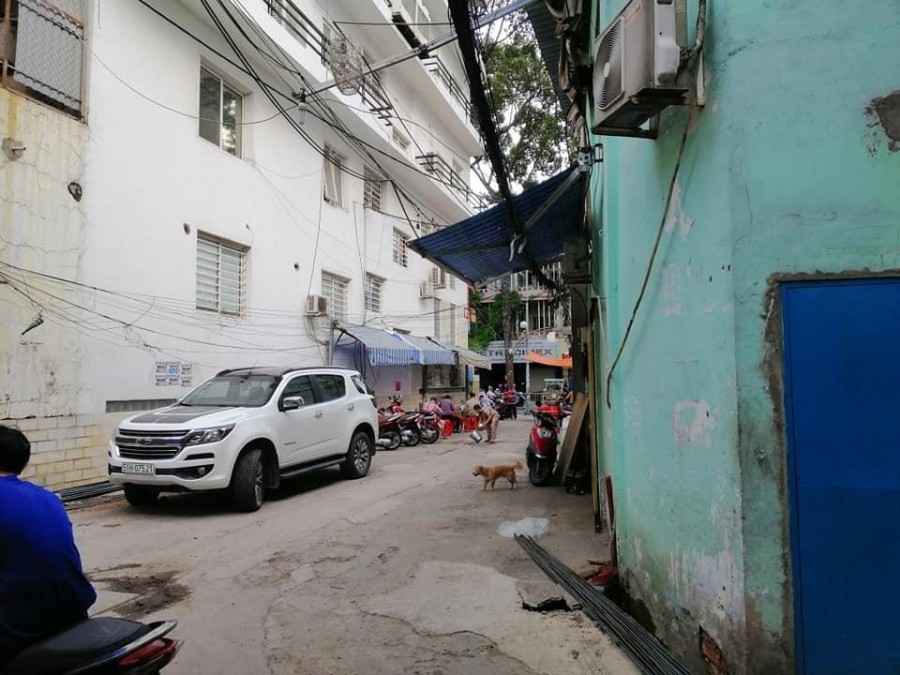 Bán gấp nhà Đoàn Văn Bơ, Quận 4, dtsd 40m2, giá 2.5 tỷ, lhcc
