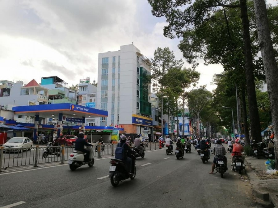 Bán gấp nhà Đoàn Văn Bơ, Quận 4, dtsd 40m2, giá 2.5 tỷ, lhcc