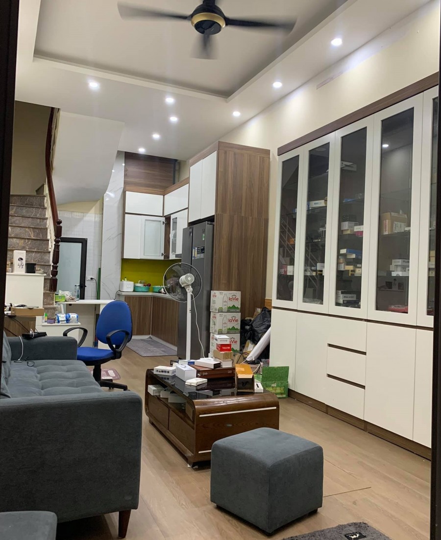 Siêu hiếm nhà trung tâm Đống Đa, 35m2, 5 tầng, giá 3.85 tỷ, nhà đẹp, gần phố, kinh doanh