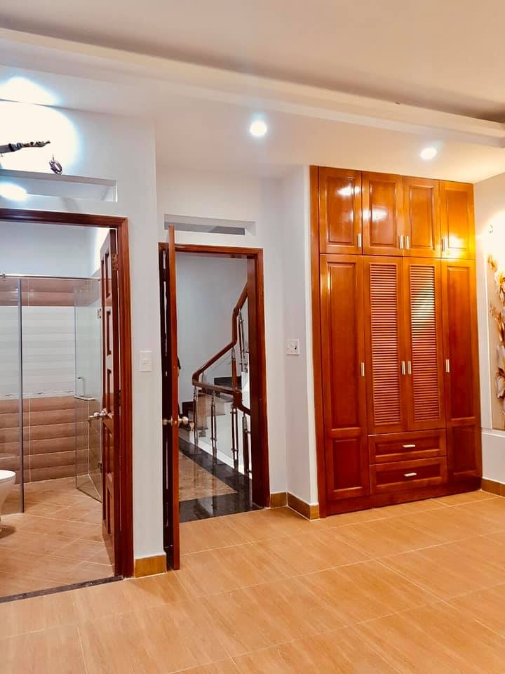 Nhà đẹp nguyên căn nở hậu, phong thuỷ tốt diện tích rộng, thông số đẹp, hẻm an ninh, yên tĩnh