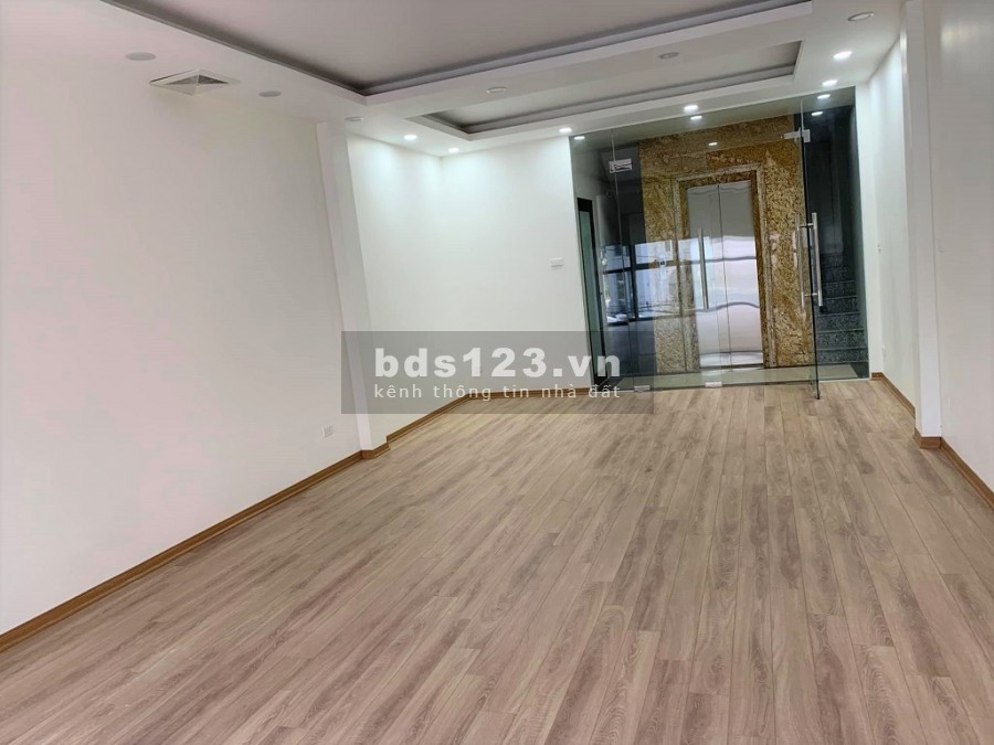 Mặt phố Xuân Thủy, Cầu Giấy. Vỉa hè, oto, KD. Lô góc 70m2 19 tỷ