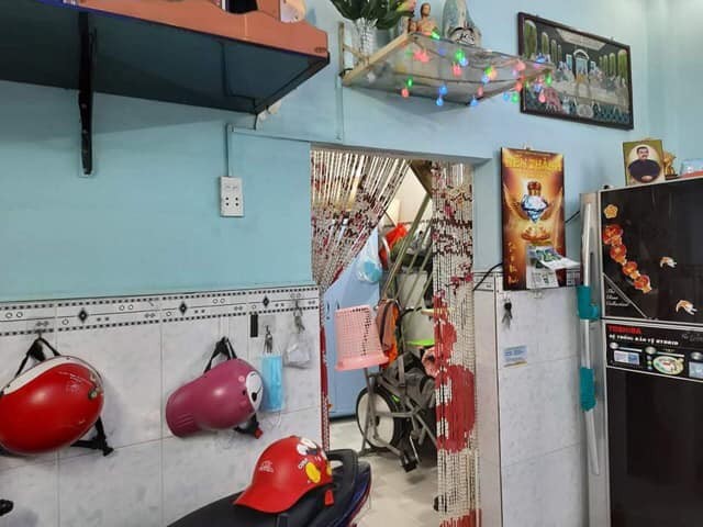 Bán gấp nhà Đoàn Văn Bơ, Quận 4, dtsd 40m2, giá 2.5 tỷ, lhcc